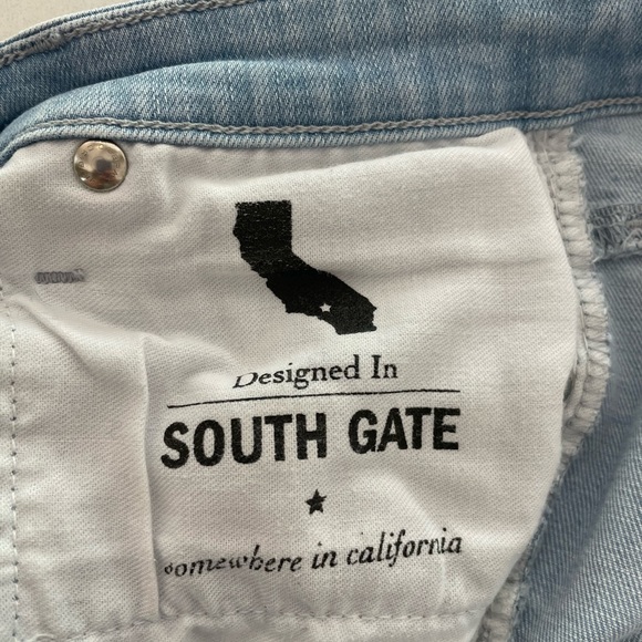 Ag the middi ankle jeans size 26.Light blue great for spring/ summer. - Picture 6 of 6